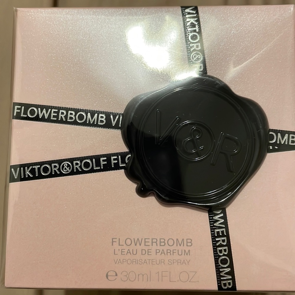 Viktor&Rolf Flowerbomb perfume
